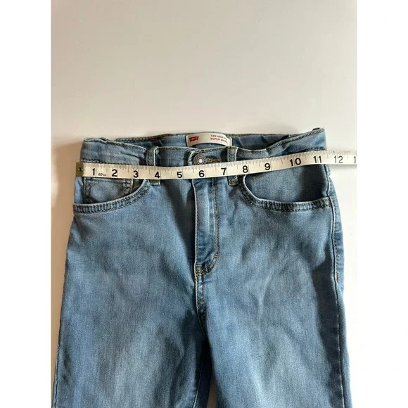 Levis Girls 720 High Rise Super Skinny Jeans Light Wash Blue Size 10 - Picture 8 of 8
